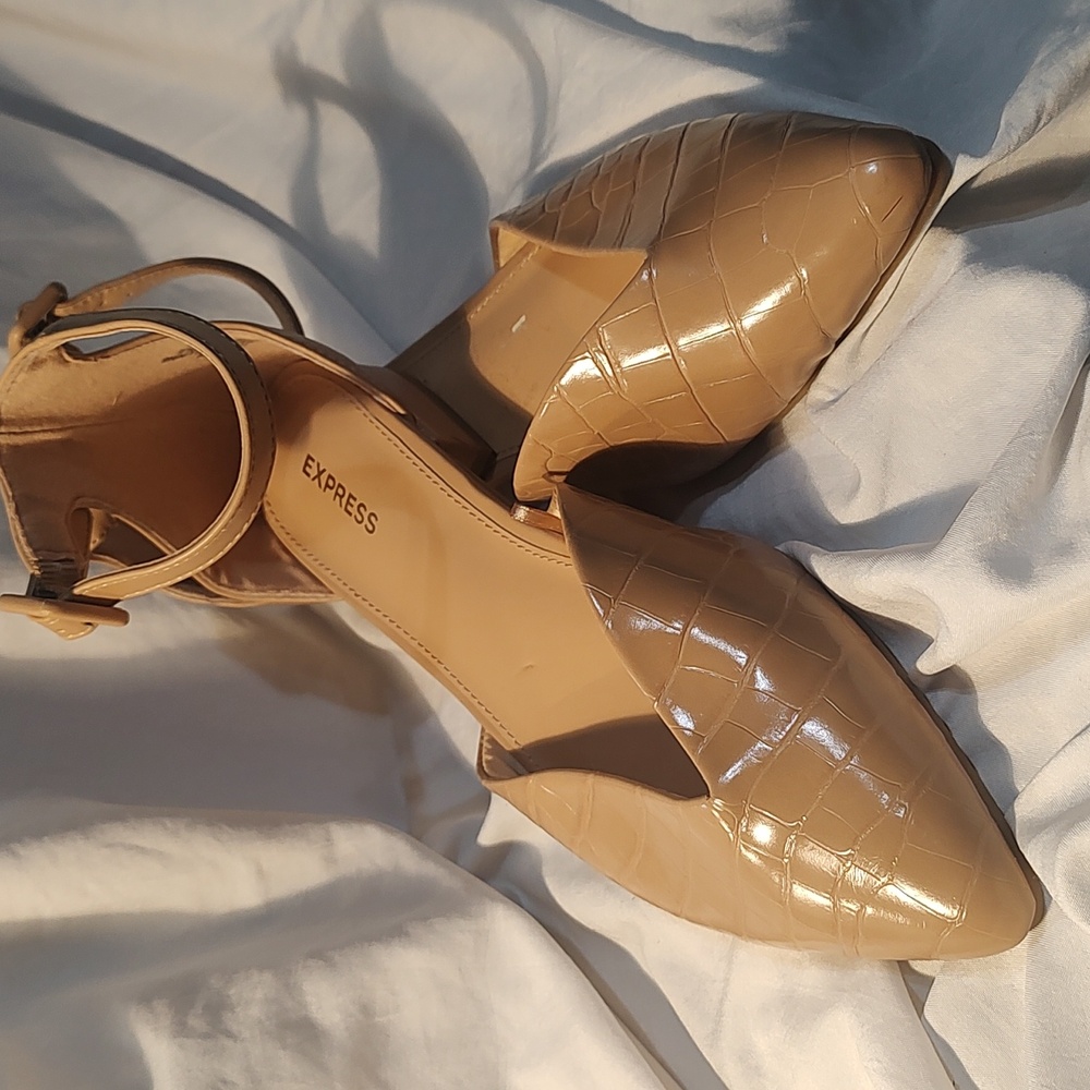 Express faux leather pointy flat
